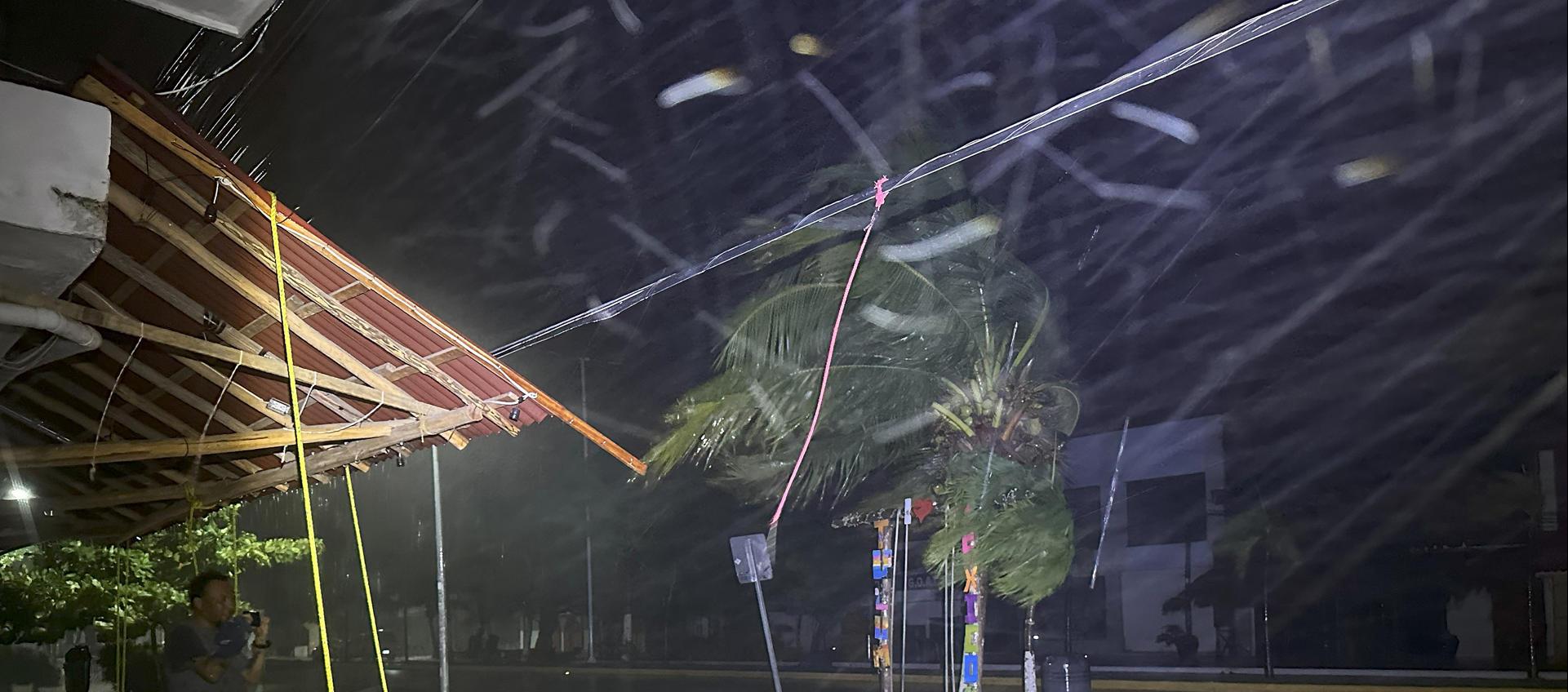 Lluvias durante la entrada del huracán.
