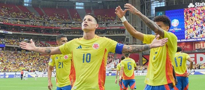 James Rodríguez tras marcar, de pena máxima, el segundo gol de Colombia, 