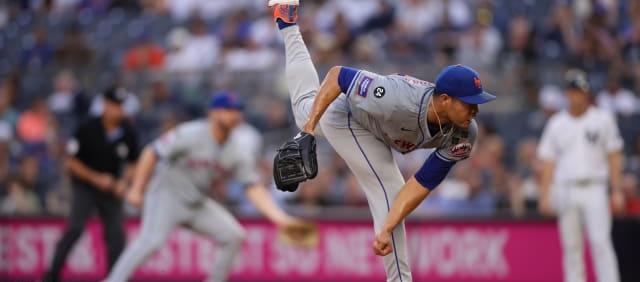 José Quintana trabajó cinco entradas y ponchó a seis bateadores.