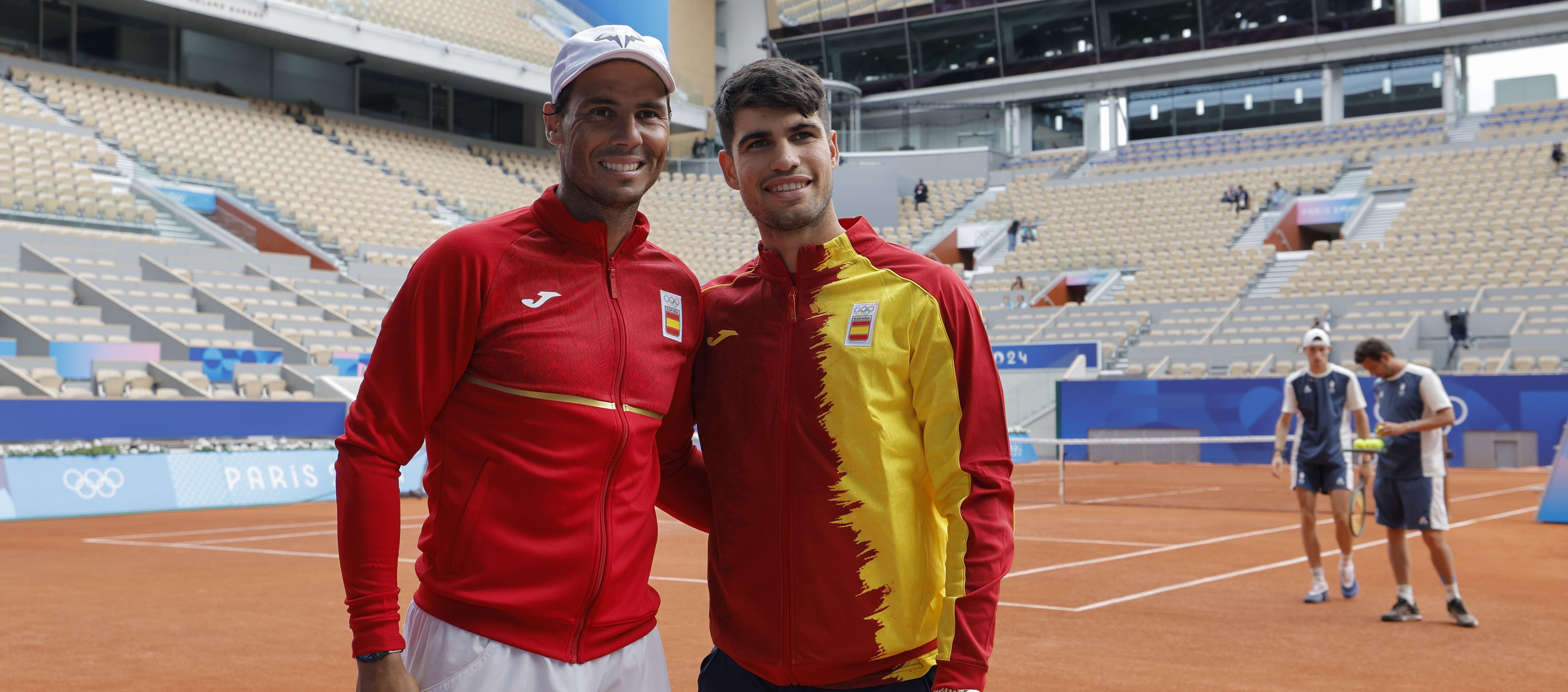 Rafael Nadal y Carlos Alcaraz tras un entrenamiento. 