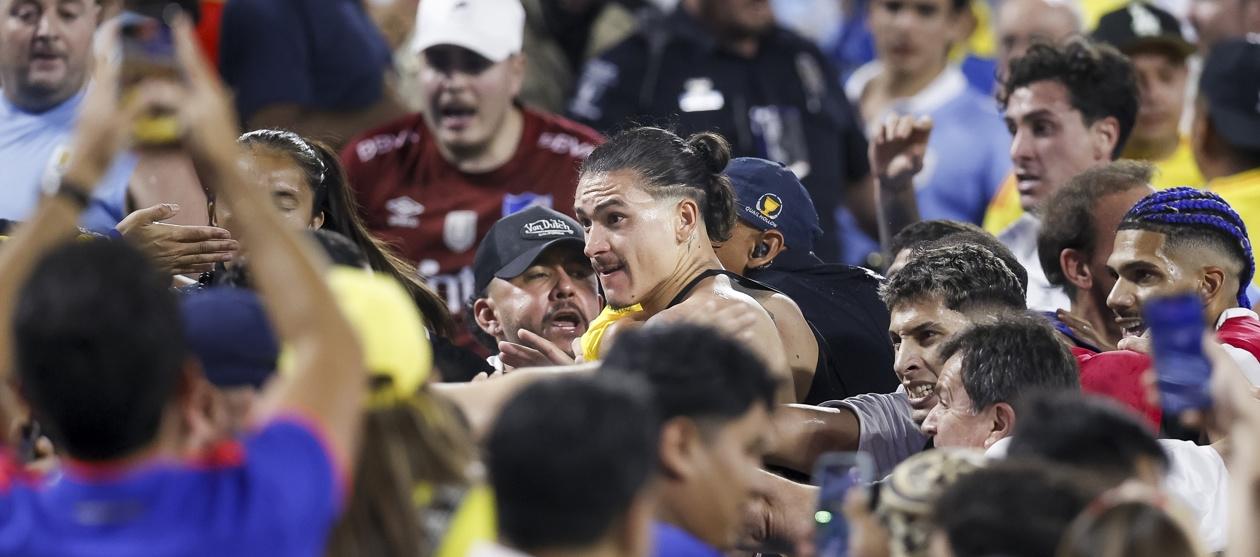 El delantero uruguayo Darwin Núñez, uno de los protagonistas de la pelea con hinchas colombianos.
