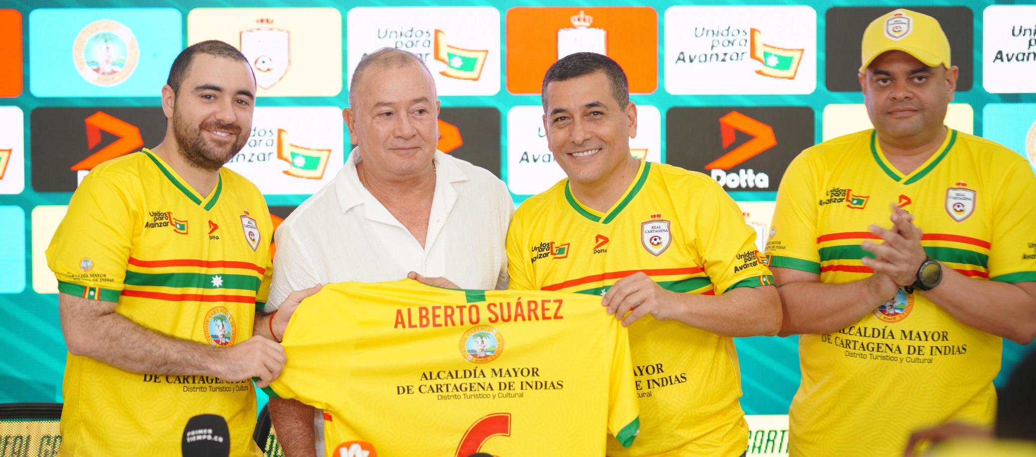 Dumek Turbay durante la presentación oficial de Alberto Suárez como técnico del Real Cartagena.