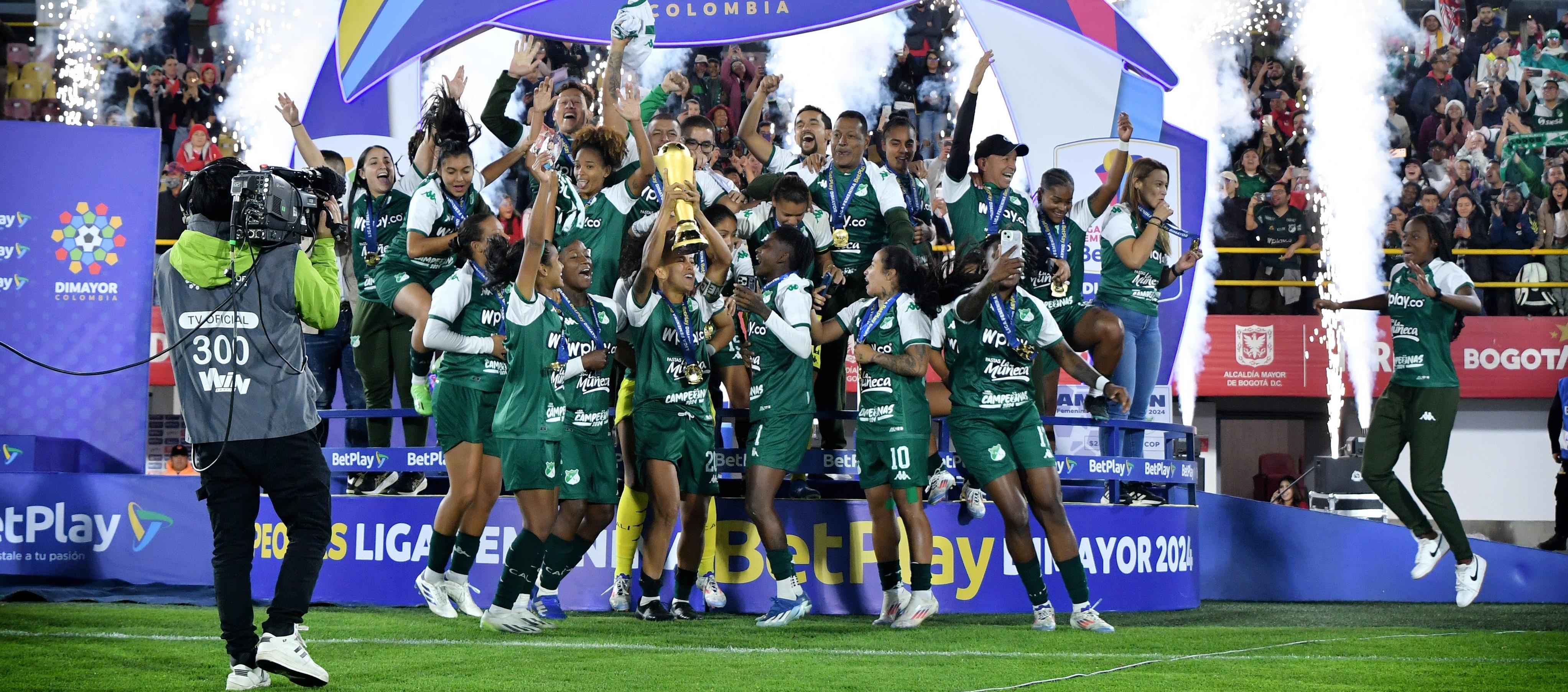 La celebración de las jugadoras del Deportivo Cali tras coronarse campeonas de la Liga Femenina. 