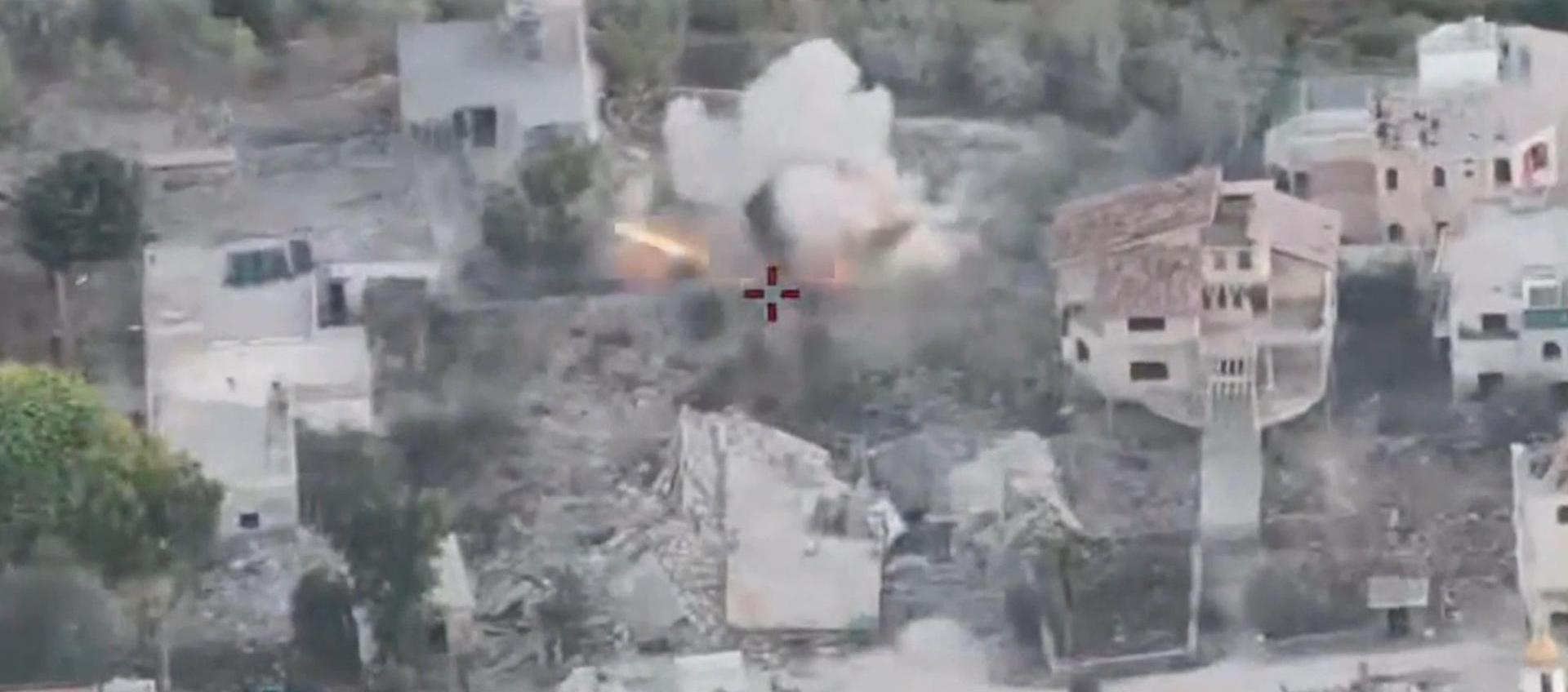 Un proyectil supuestamente disparado desde la zona de Tayr Harfa, en el sur de Líbano.