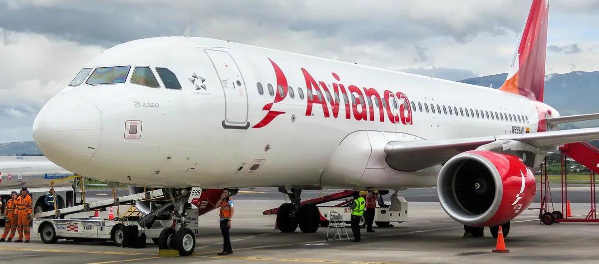 Avianca es una de las empresas que canceló vuelos.