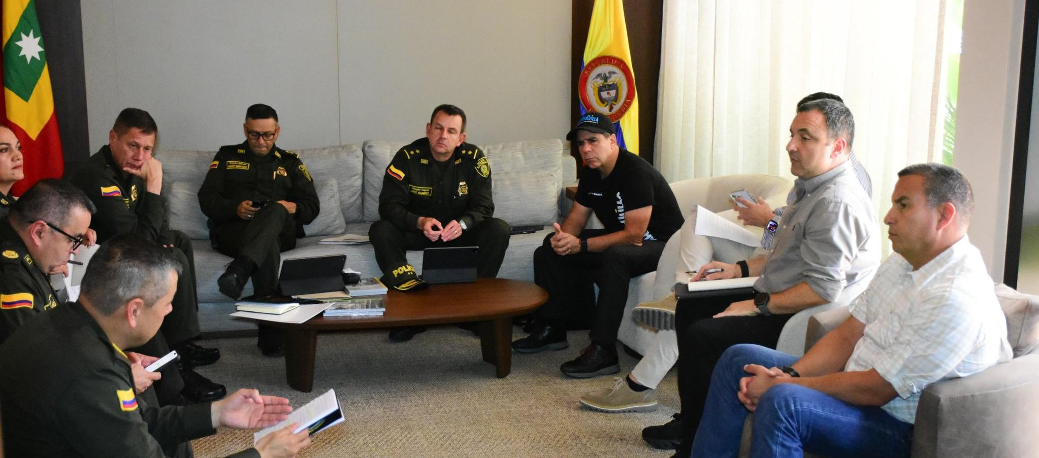 Reunión del Alcalde Char con la cúpula de la Policía.
