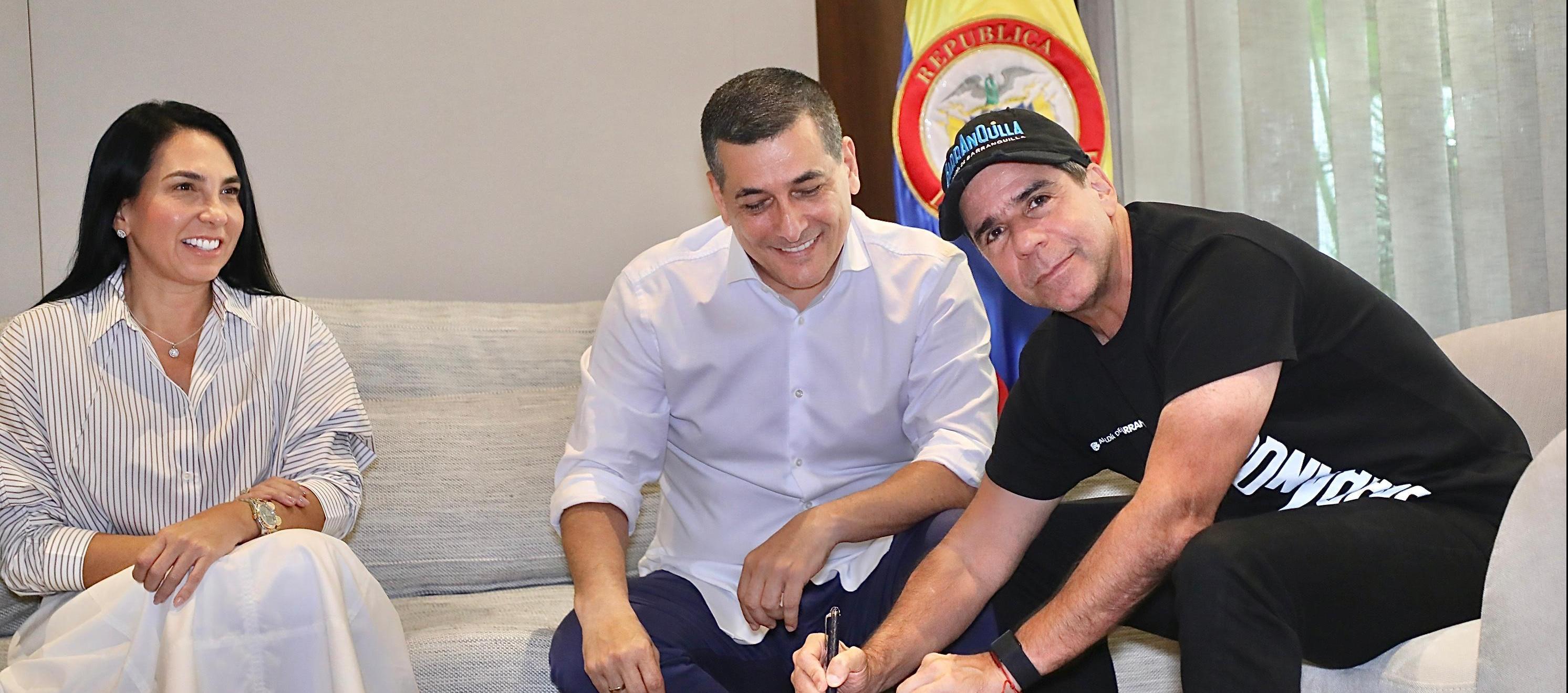 Firma de memorando por parte de los alcaldes Alejandro Char y Dumek Turbay.