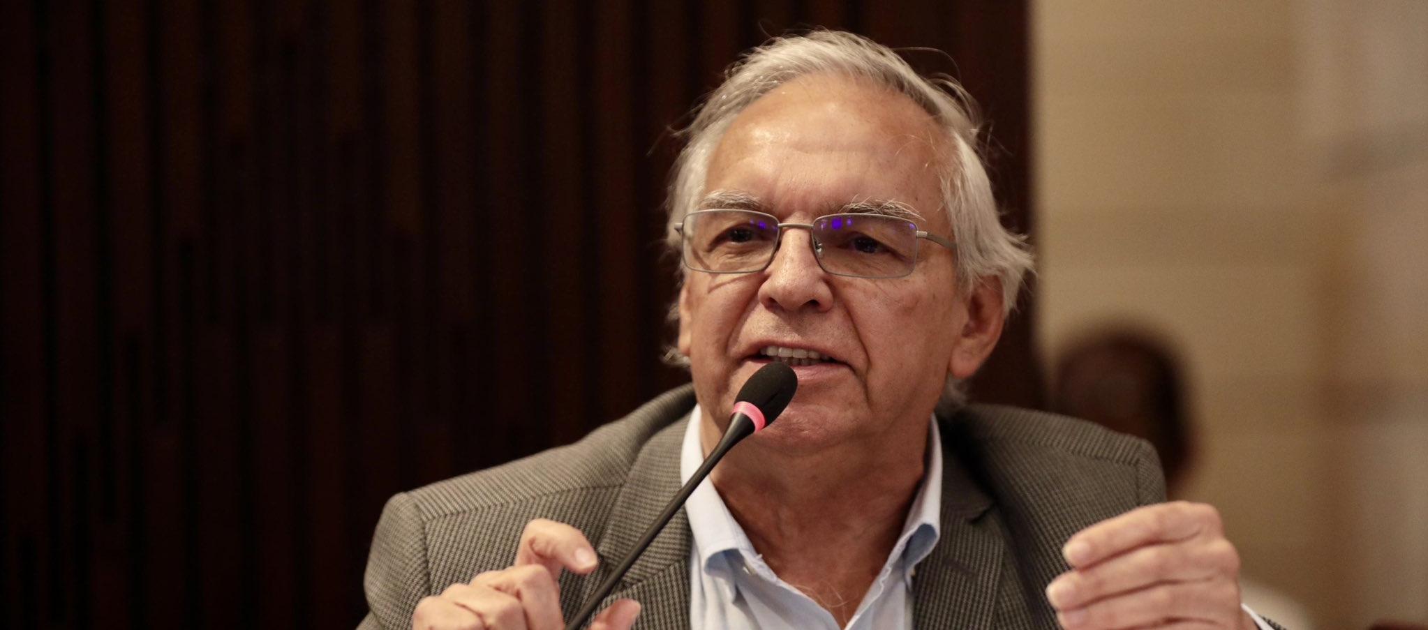 Ricardo Bonilla, ministro de Hacienda. 