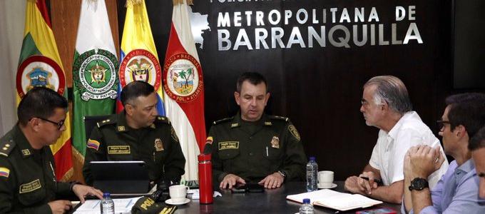 El gobernador Eduardo Verano reunido con la cúpula de la Policía. 