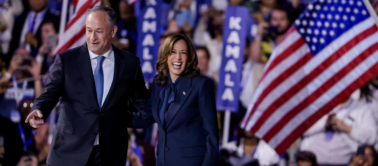 Kamala Harris y su esposo Doug Emhoff.