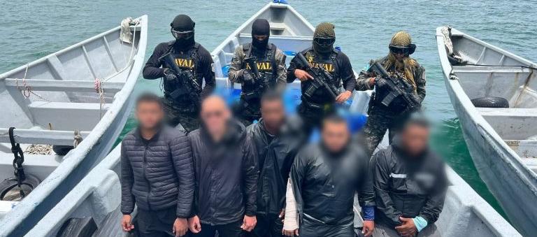 En total fueron 3 colombianos y dos hondureños los capturados. 