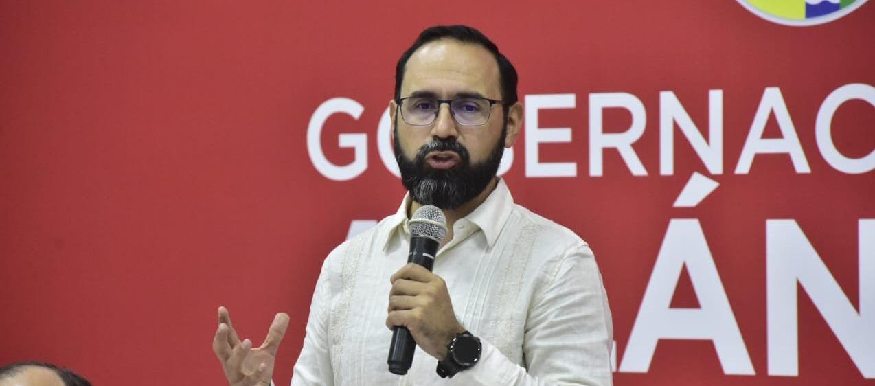 El Ministro de Minas y Energía, Andrés Camacho.