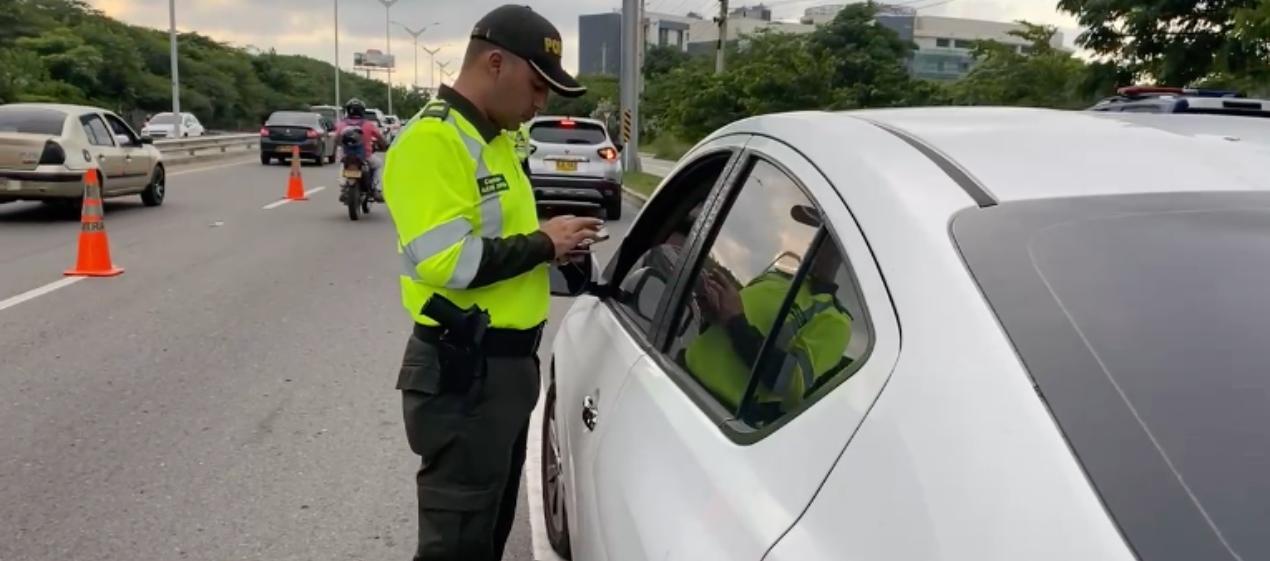 Operativos de la Policía en vías de la ciudad. 