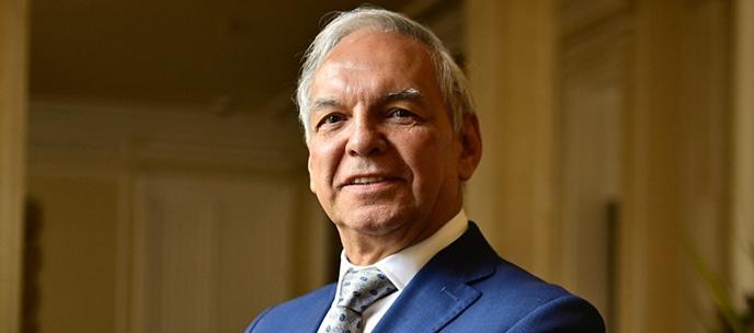 Ricardo Bonilla, Ministro de Hacienda. 