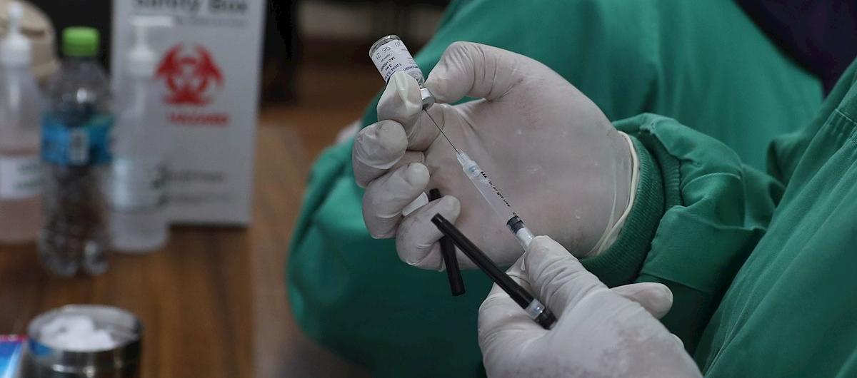 La vacunación se requiere con urgencia antes que se expanda la enfermedad. 