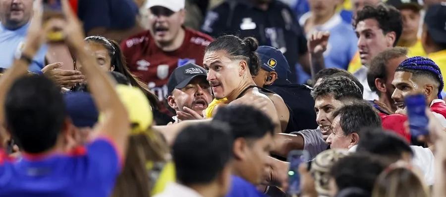 Darwin Núñez en los incidentes con hinchas colombianos.