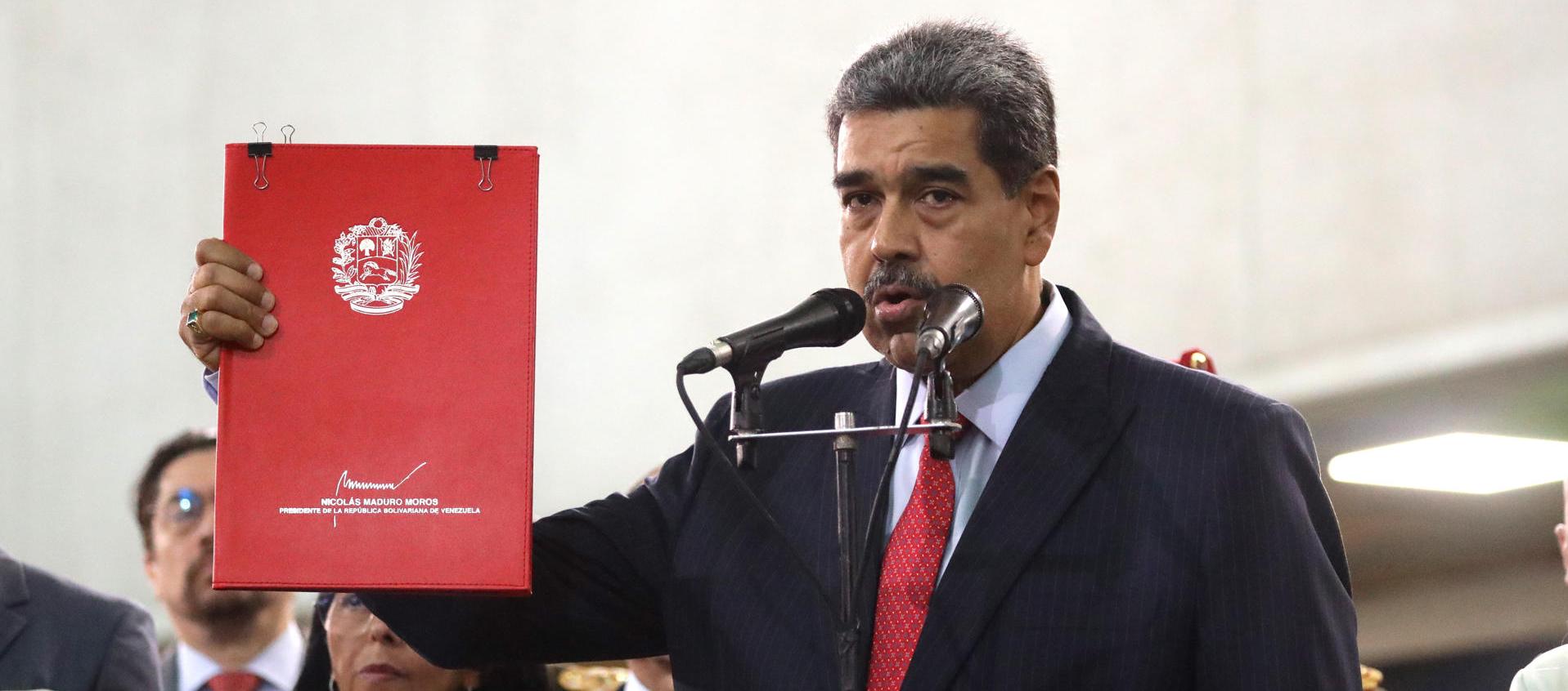 Nicolás Maduro a la salida del Tribunal Supremo de Justicia en Caracas.