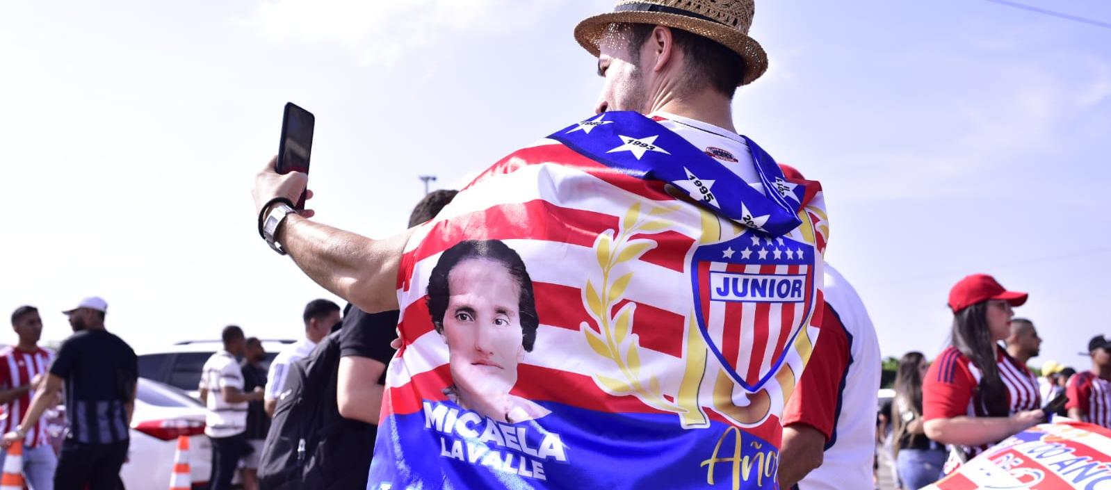 La imagen de Micaela Lavalle ha estado presente en la celebración del centenario del Junior.  