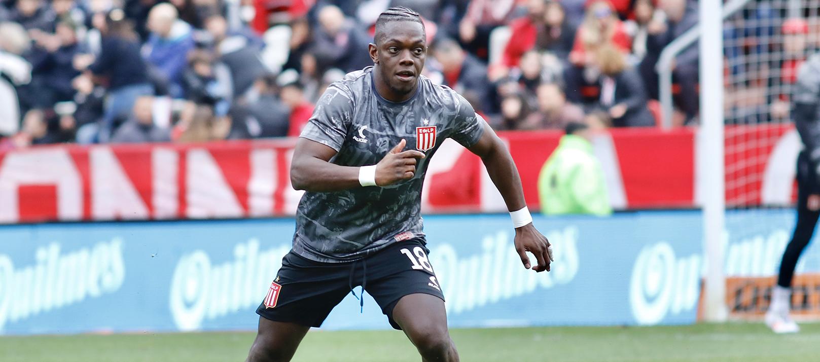 Edwuin Cetré ingresó en el segundo tiempo por Pablo Piatti. 