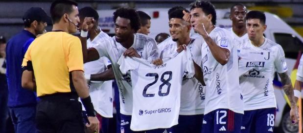 La celebración del gol de Junior, marcado por Didier Moreno, fue dedicado a Jermein Peña. 