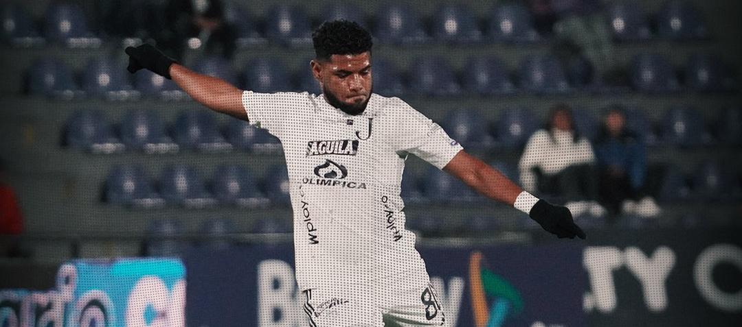 Roberto Hinojoza durante el partido ante Deportivo Pasto.