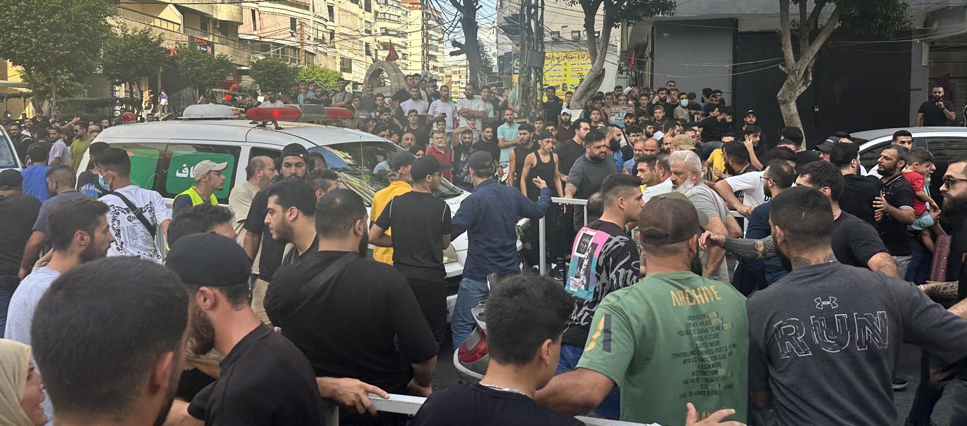 Momentos en que eran auxiliados los heridos tras el bombardeo. 