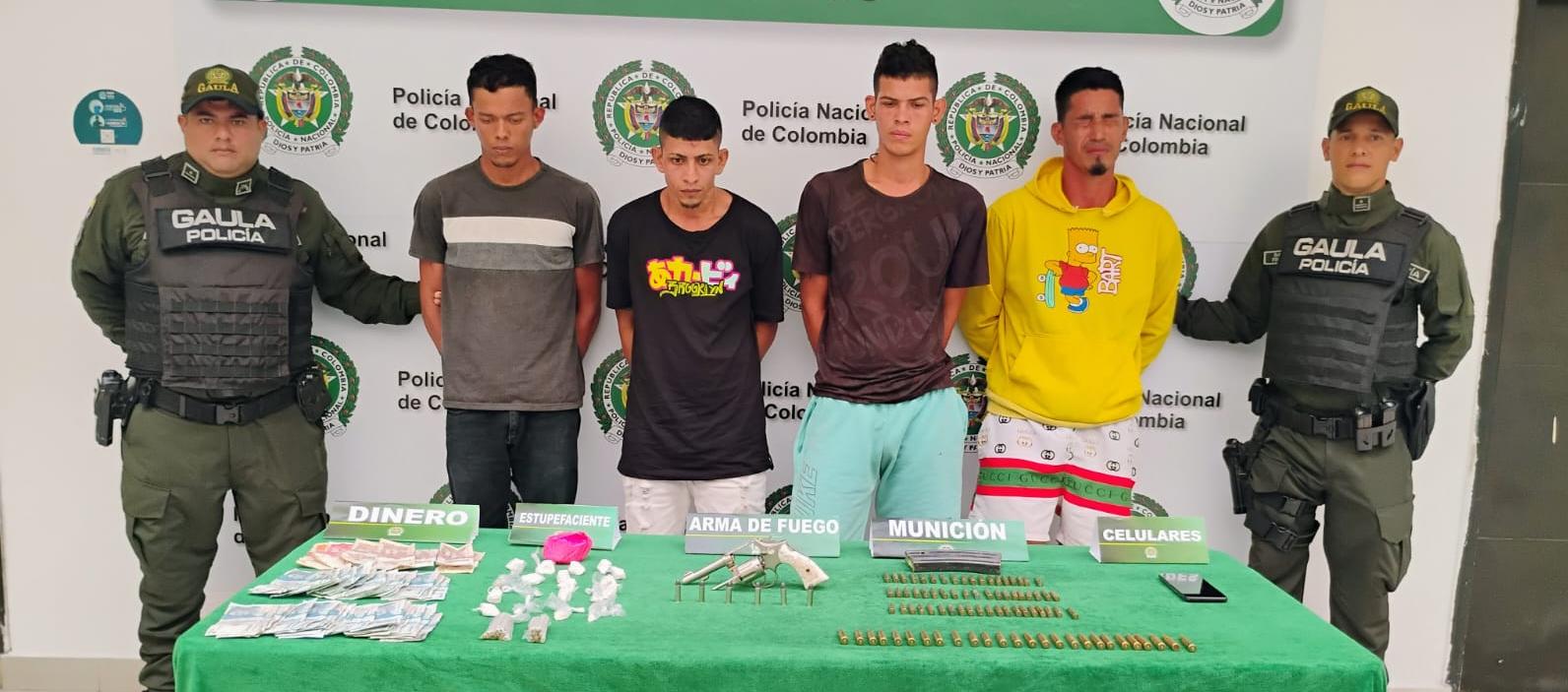 Los cuatro capturados quedaron a disposición de la Fiscalía. 