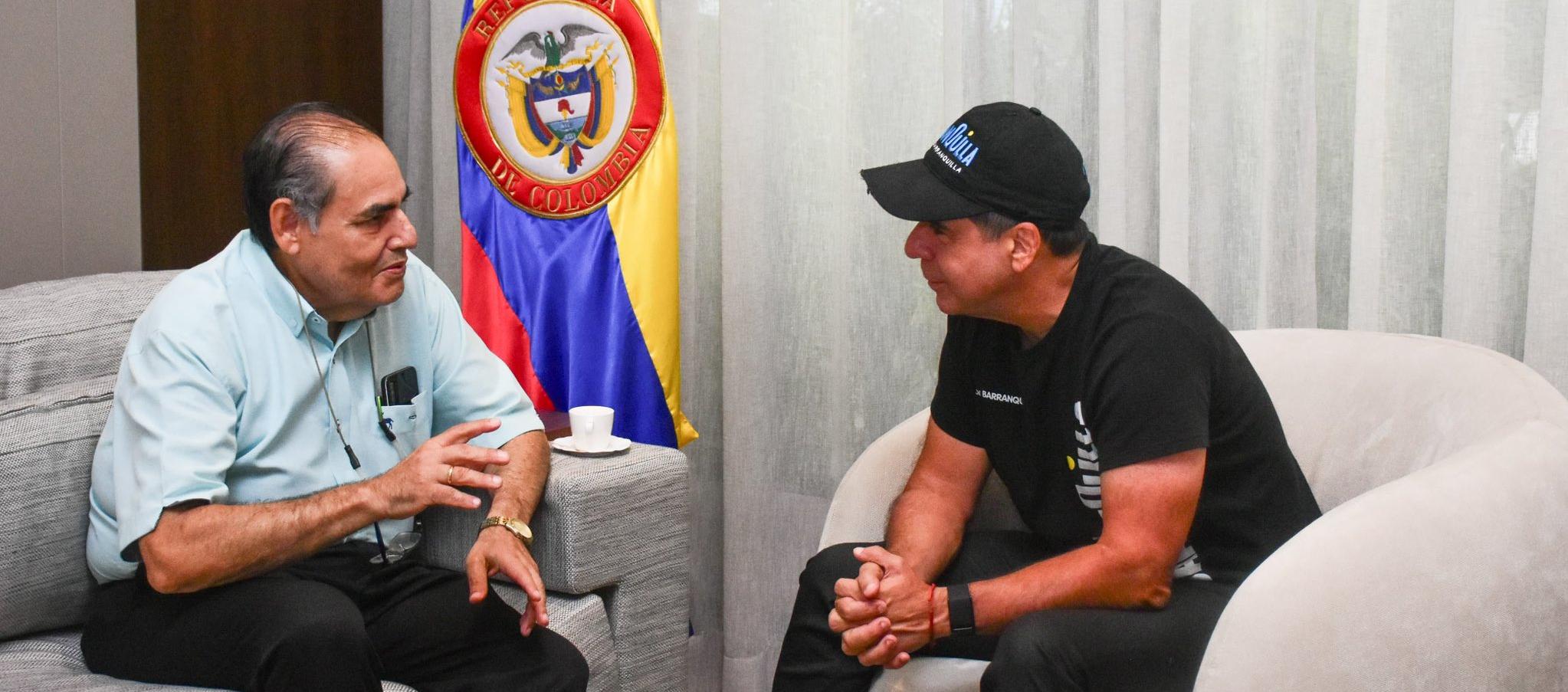 Carlos Diago, interventor de Air-e, con el alcalde de Barranquilla, Alejandro Char. 