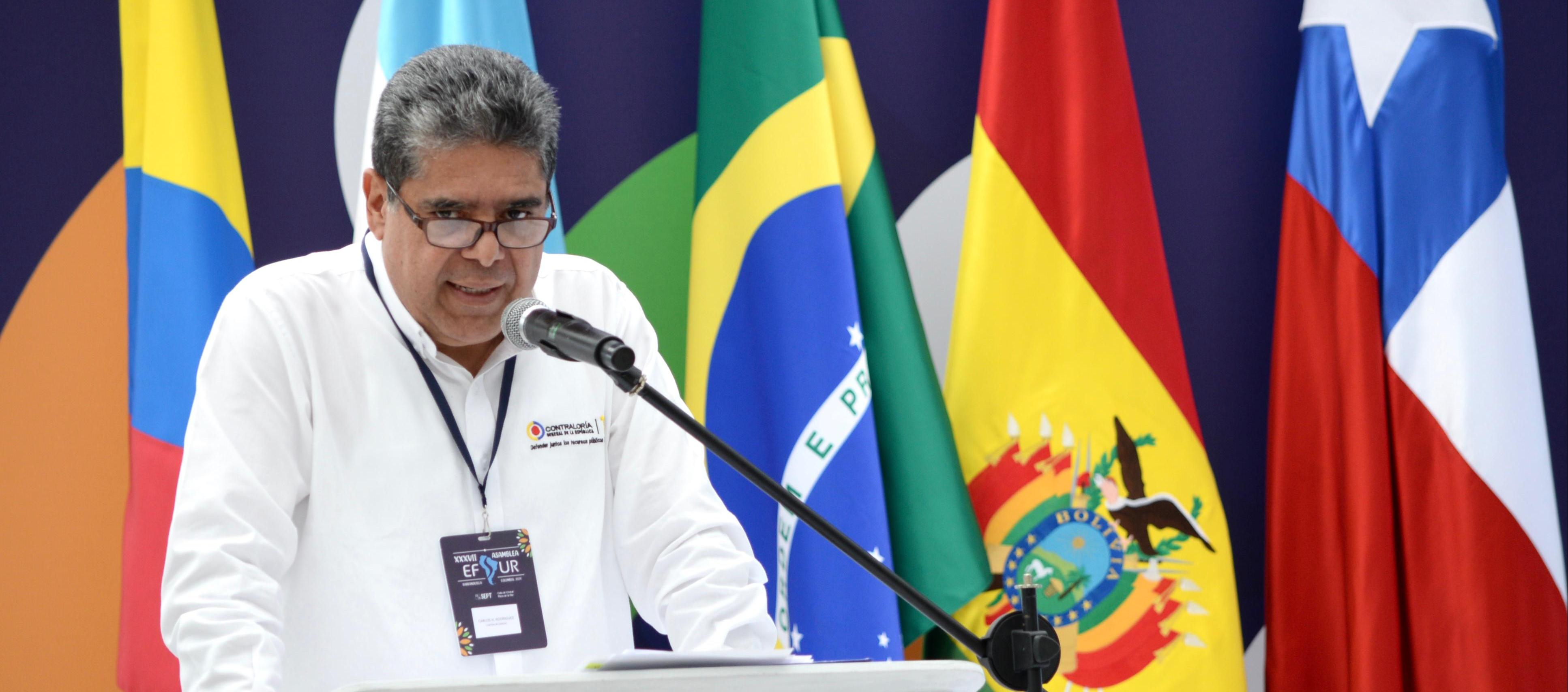 Carlos Hernán Rodríguez, Contralor General.