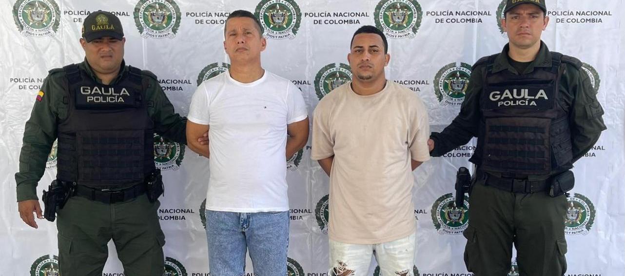 Dos de los capturados, por presunta extorsión.