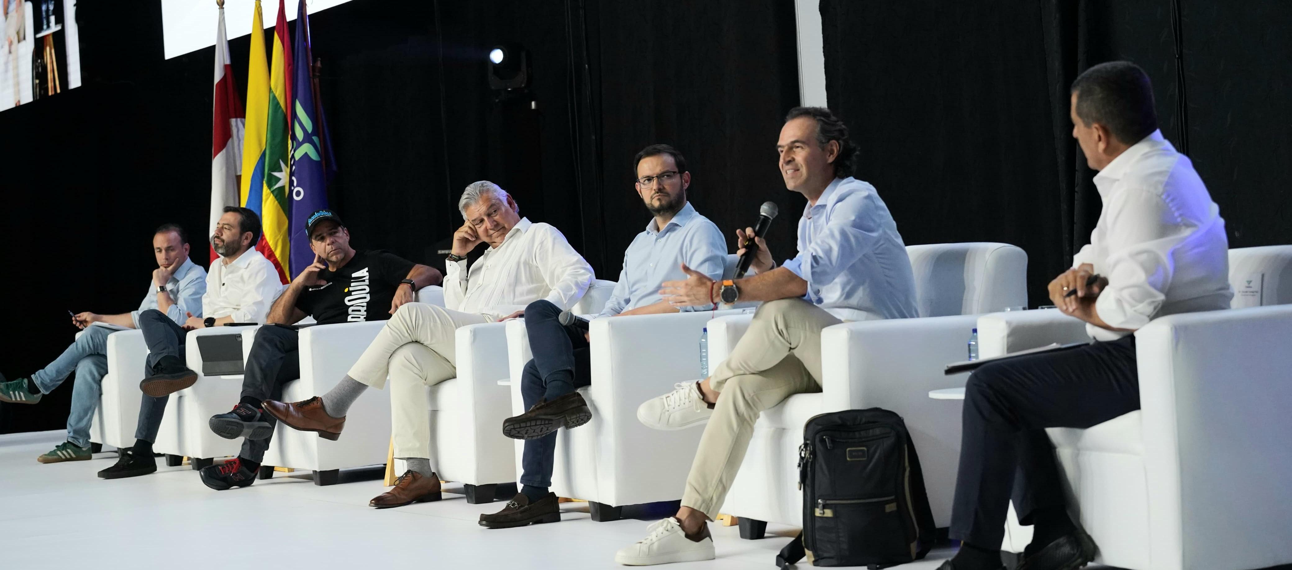 Los alcaldes de Cali, Bogotá, Barranquilla, Medellín, Cartagena en el panel de Fenalco.