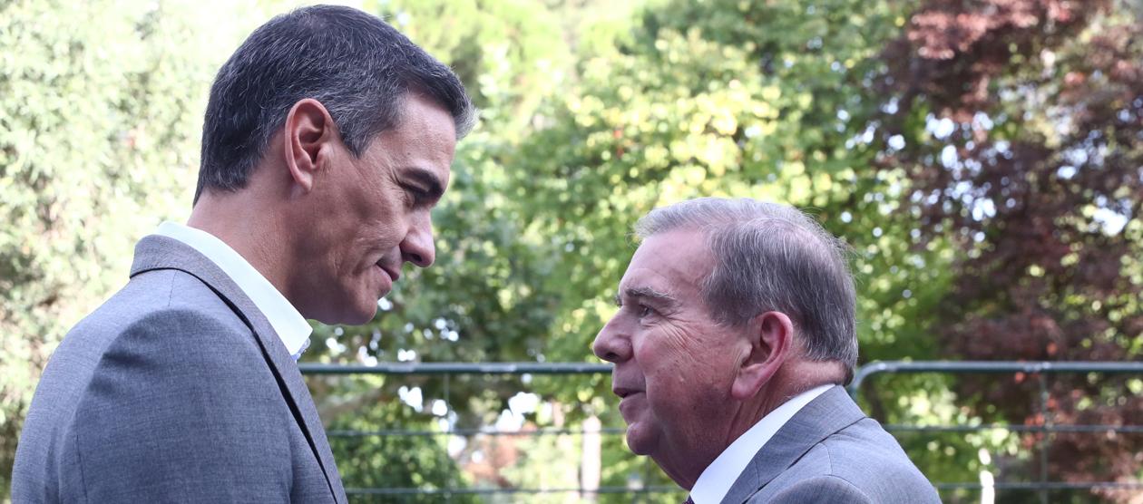 Pedro Sánchez y Edmundo González.