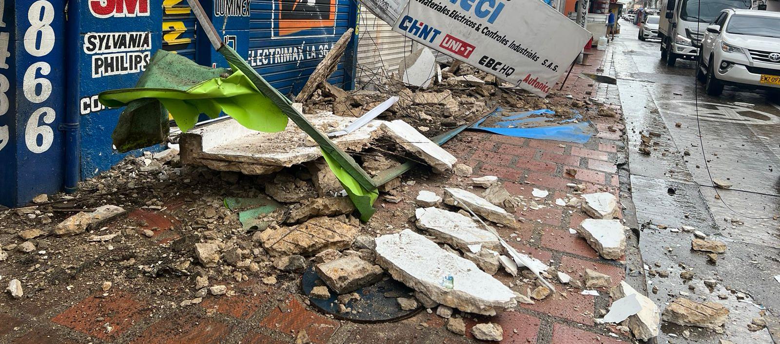 Así quedó la zona tras caída del plafón.