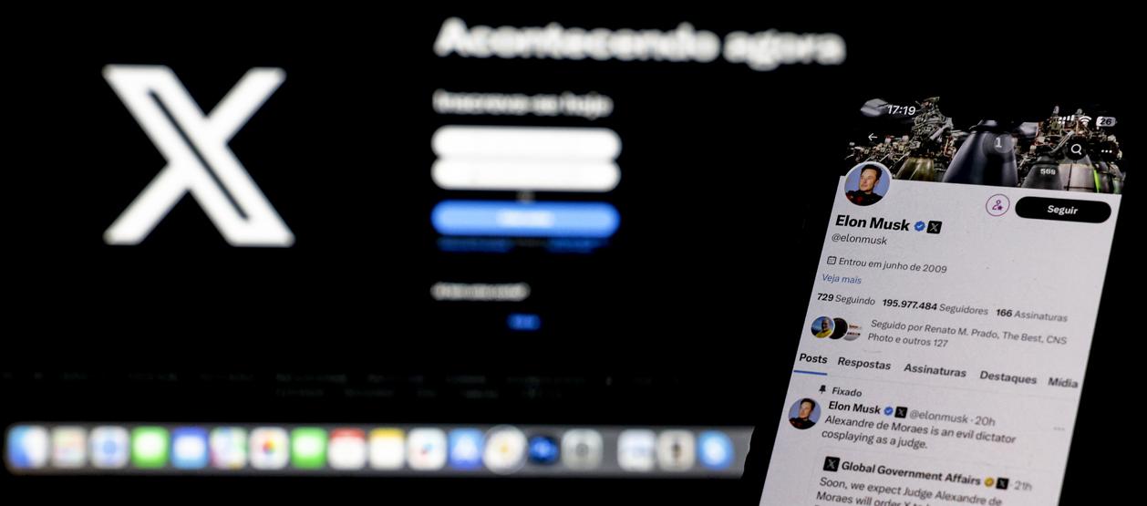 Dispositivo móvil con la red social X, en Río de Janeiro.