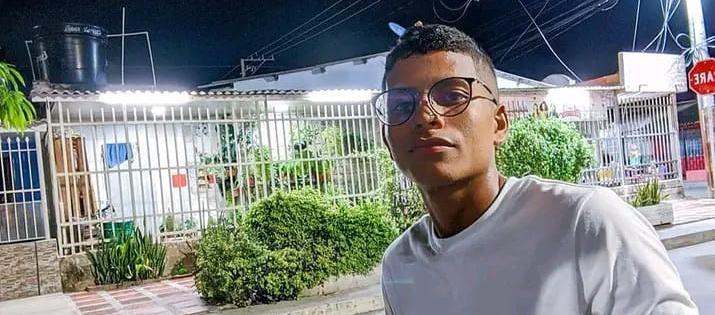 Yefris Daniel Sandoval Varela.