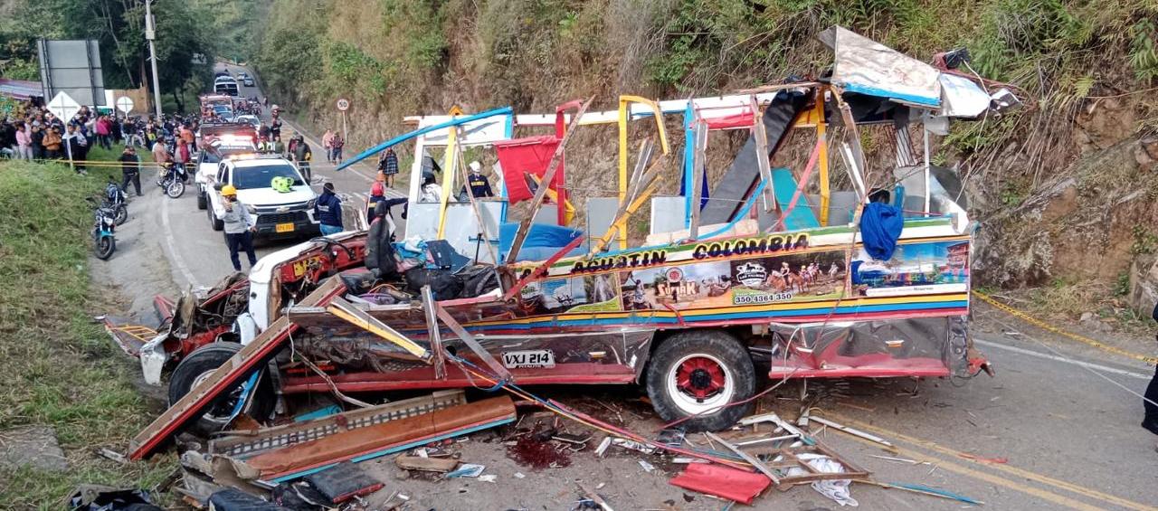 Cuatro menores de edad están entre las víctimas mortales, tres mujeres y un hombre no identificados.