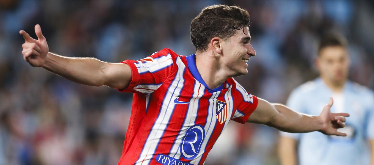 Julián Álvarez celebra tras marcar el gol de la victoria del Atlético de Madrid.