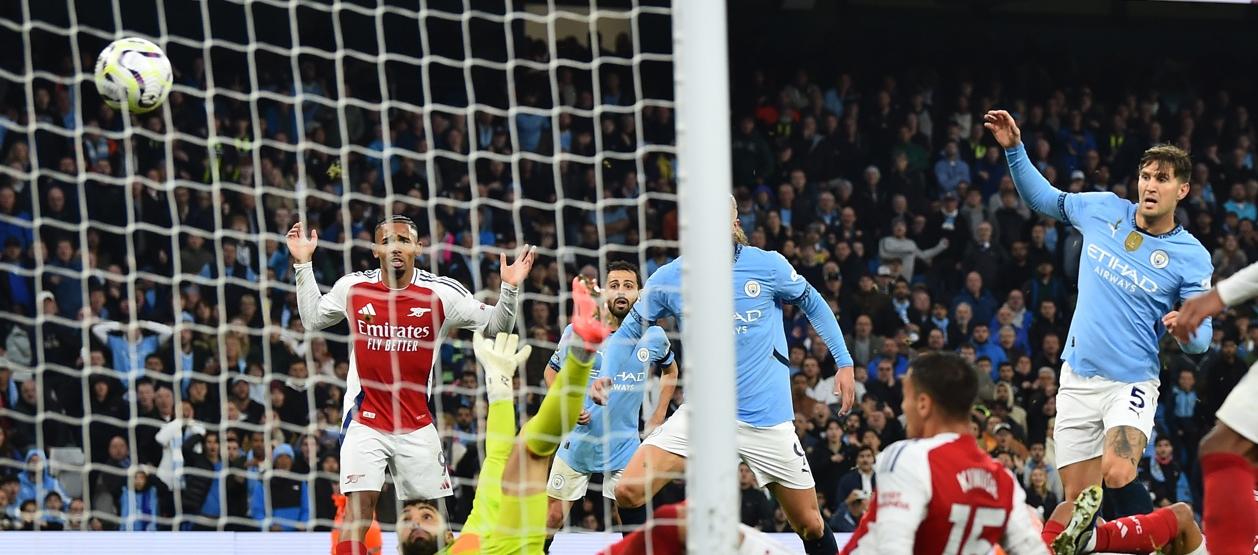 El gol del empate del Manchester City, marcado por John Stones. 
