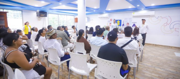 Momentos en que se realizó el acto de entrega digna en el municipio de El Carmen de Bolívar.