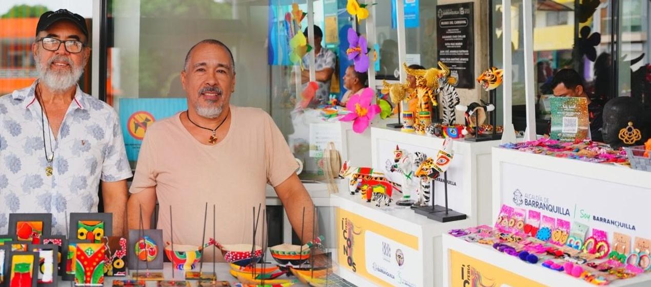 Emprendedores muestran sus productos en la Feria Íconos.