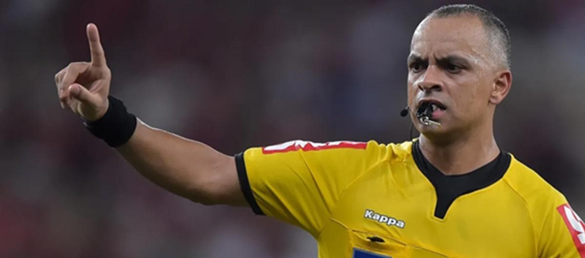 Wilton Sampaio, árbitro brasileño que dirigirá el partido Bolivia-Colombia.