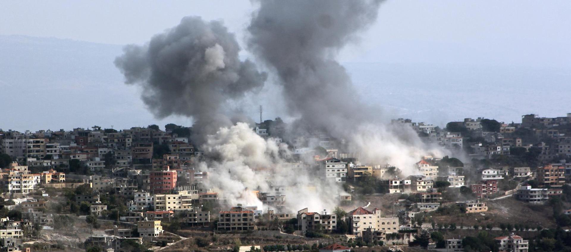 Humo en el sur del Líbano tras ataques israelíes.