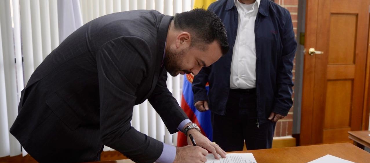 Posesión ante el nuevo Superservicios, Libardo Yanod Márquez.