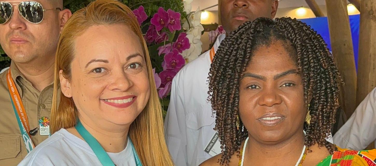 Diputada Alejandra Moreno junto a Francia Márquez.