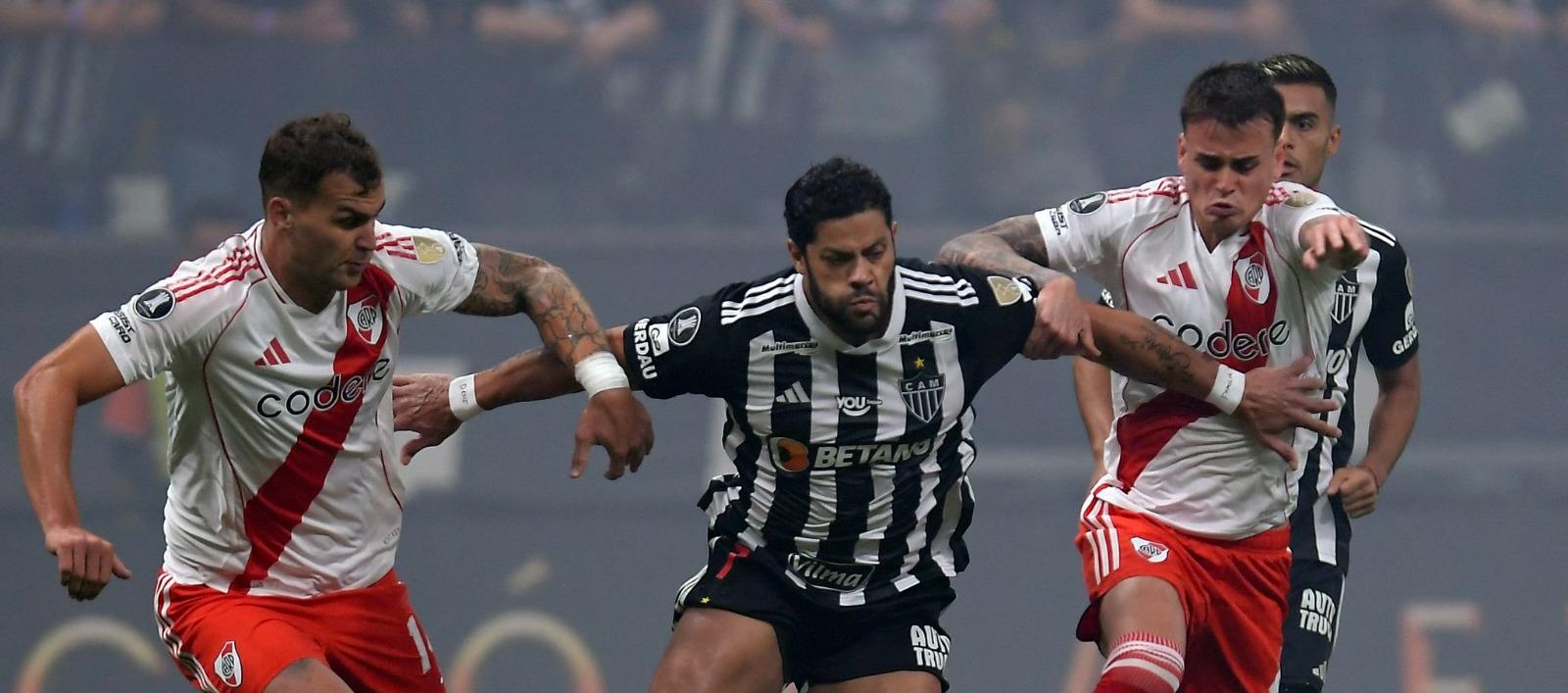 Aspecto del partido entre Atlético Mineiro y River Plate. 