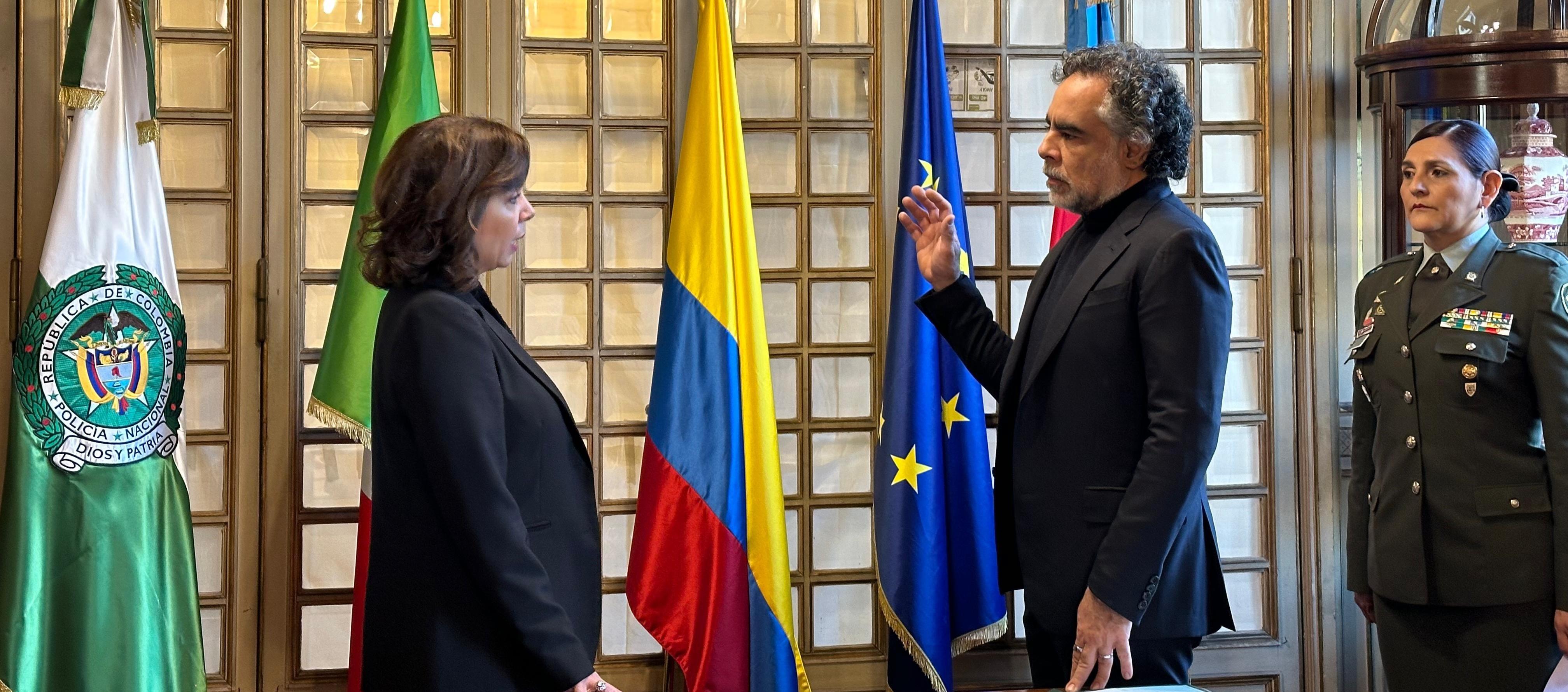 Posesión de Armando Bendetti.