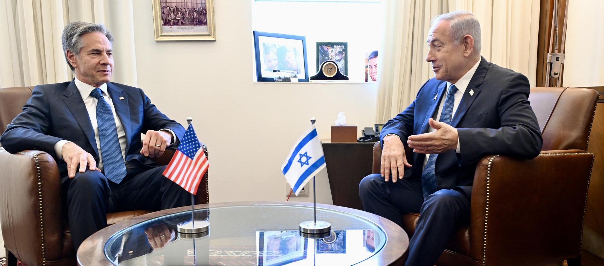 El primer ministro de Israel, Benjamin Netanyahu, se reúne con el Secretario de Estado de Estados Unidos, Antony J. Blinken.