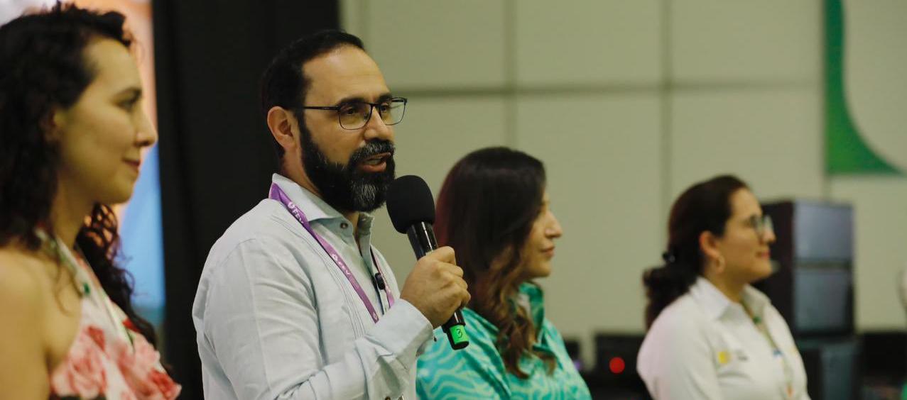 El Ministro de Minas y Energía, Andrés Camacho.