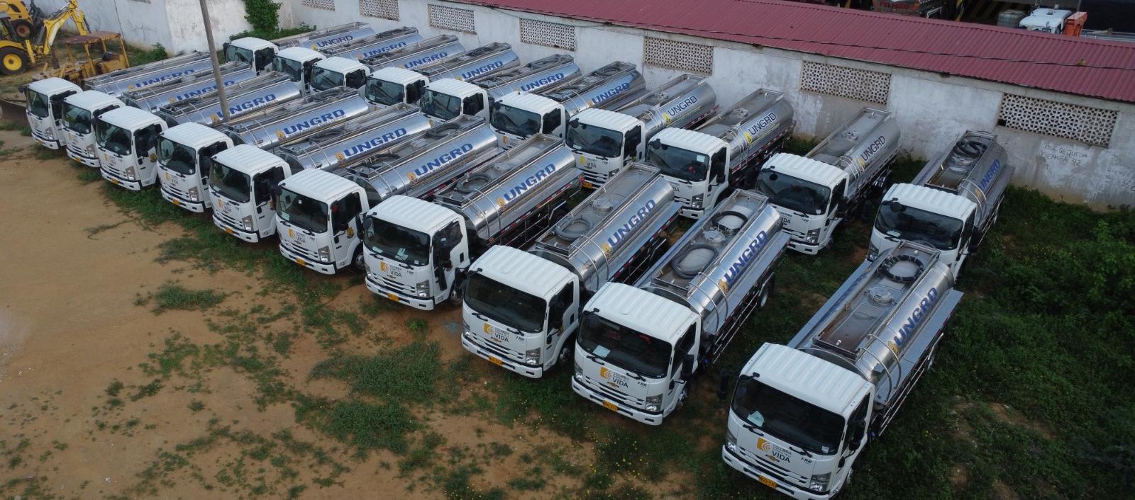 Los carrotanques 'varados' en La Guajira.