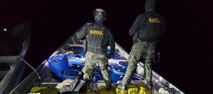 La droga fue interceptada a unas 272 millas náuticas de la estación de la Fuerza Naval de Honduras en Puerto Castilla.